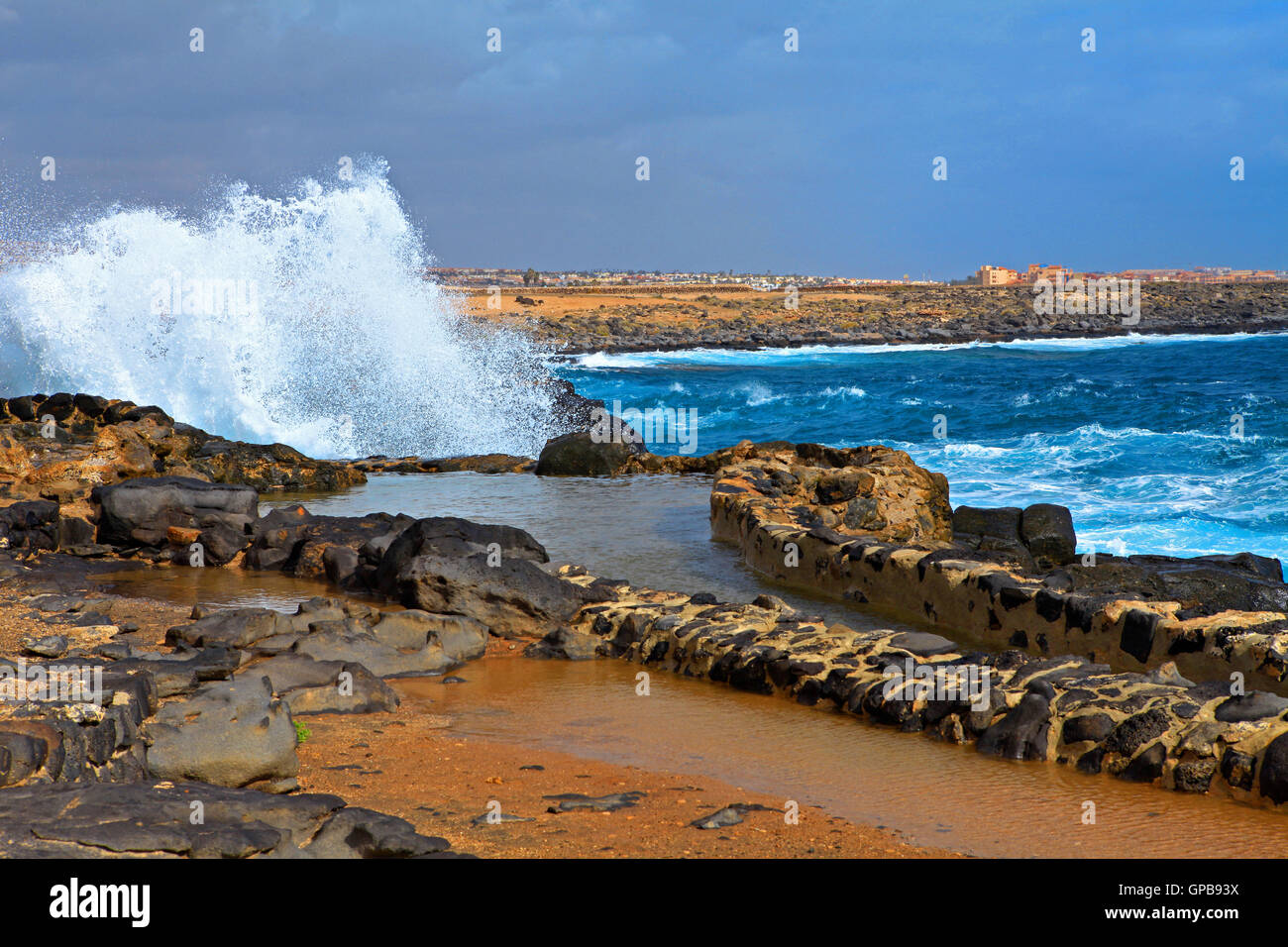 La costa de Fuerteventura. Salinas del Carmen. Islas Canarias, España. Foto de stock