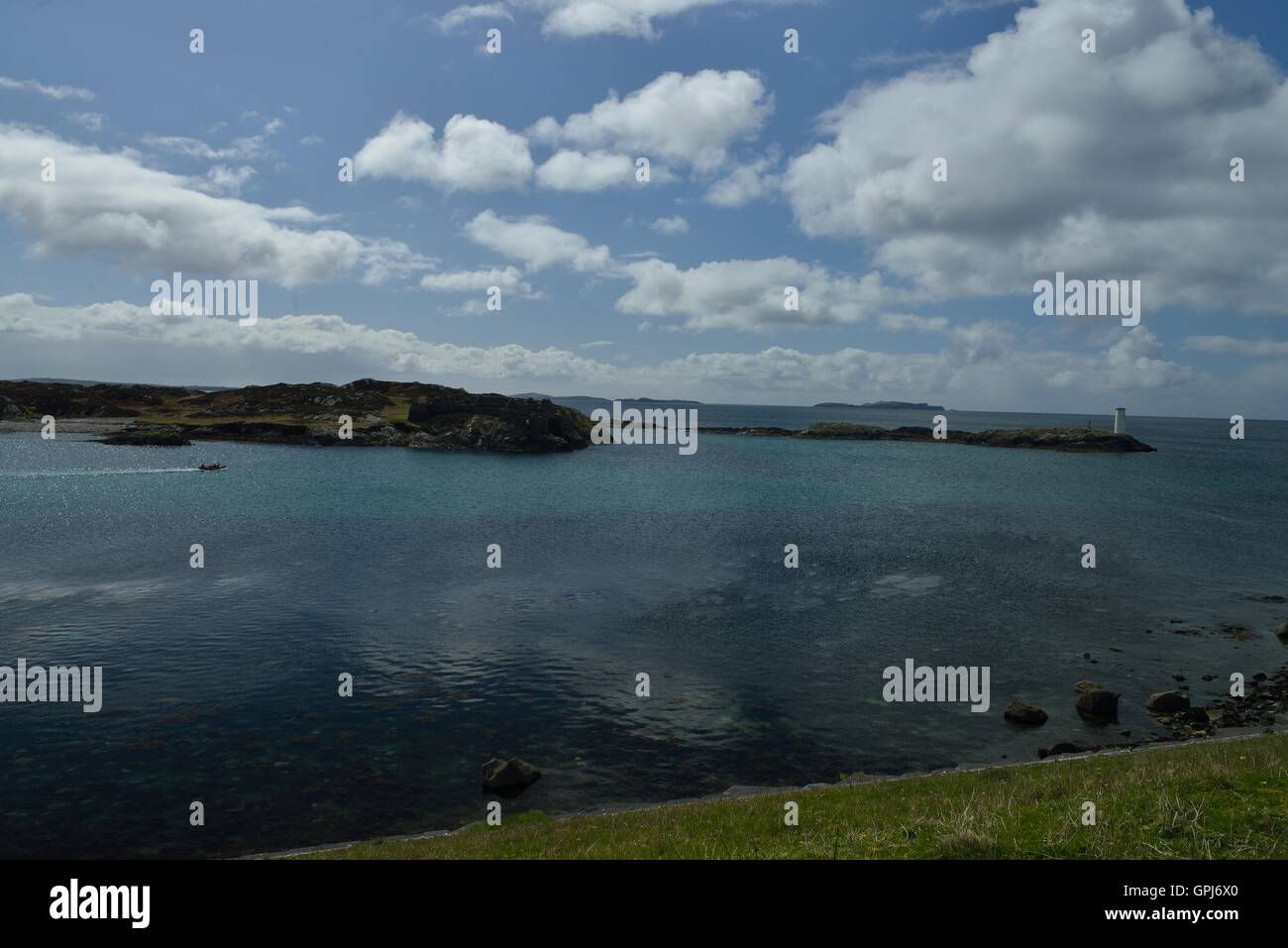 Inishbofin es una isla irlandesa en el Condado de Galway y a 8 km de la costa de Connemara. - Île irlandaise située dans le comté de Galway, Iuna isla irlandesa. Foto de stock