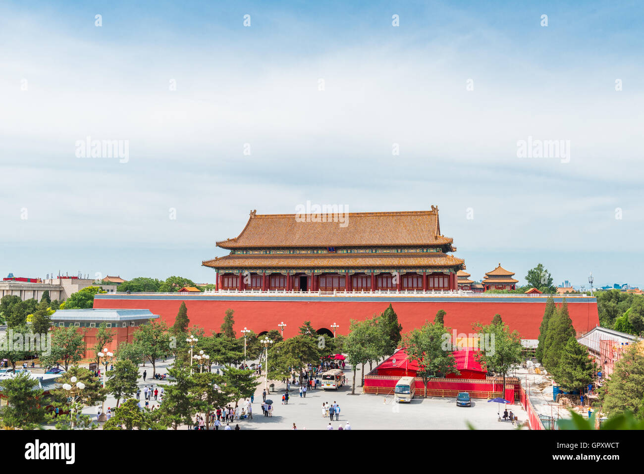 Palacios, pagodas en el territorio del Museo de la Ciudad Prohibida en Beijing, en el corazón de la ciudad, China. Foto de stock