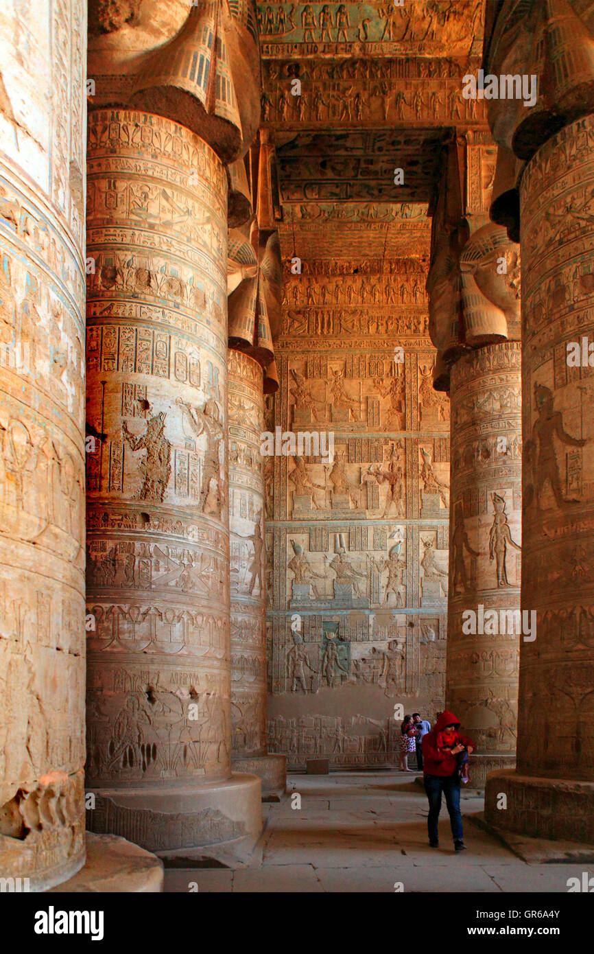 Templo Egipcio , Dendera , Luxor , el Alto Egipto , Egipto Foto de stock