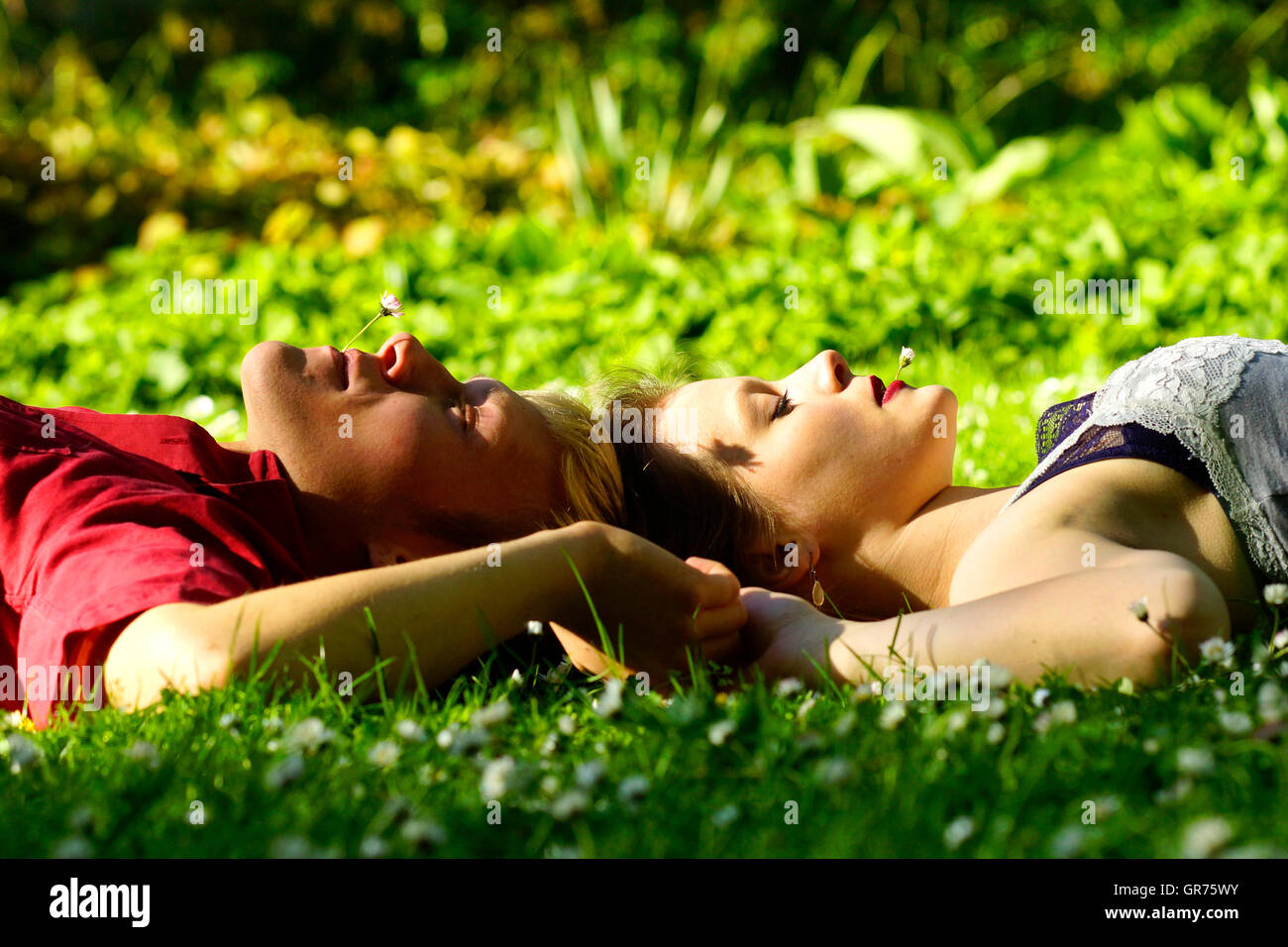 Pareja joven en el amor Foto de stock