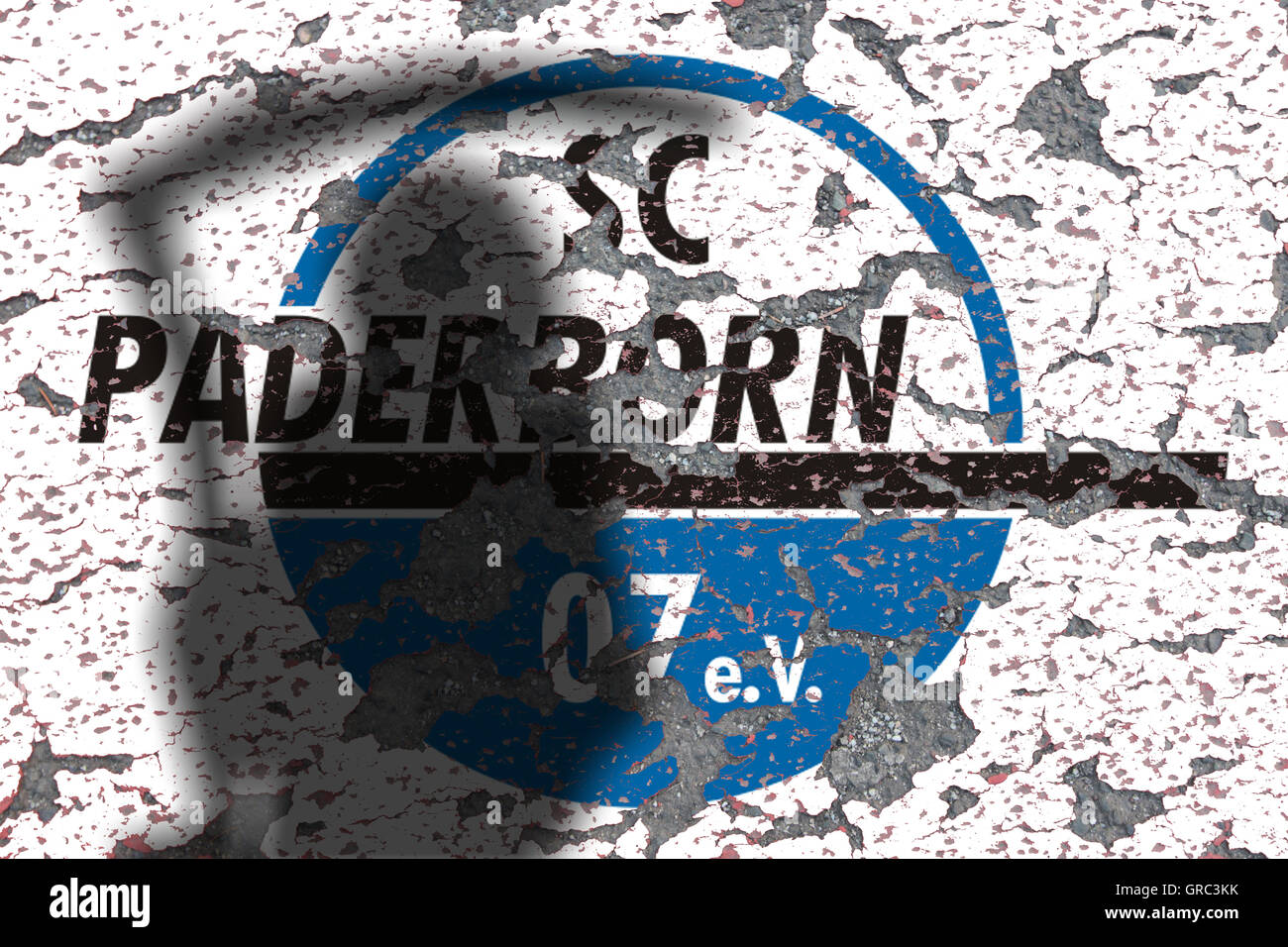 Erosionar los logotipos de Fútbol Club Sc Paderborn Foto de stock