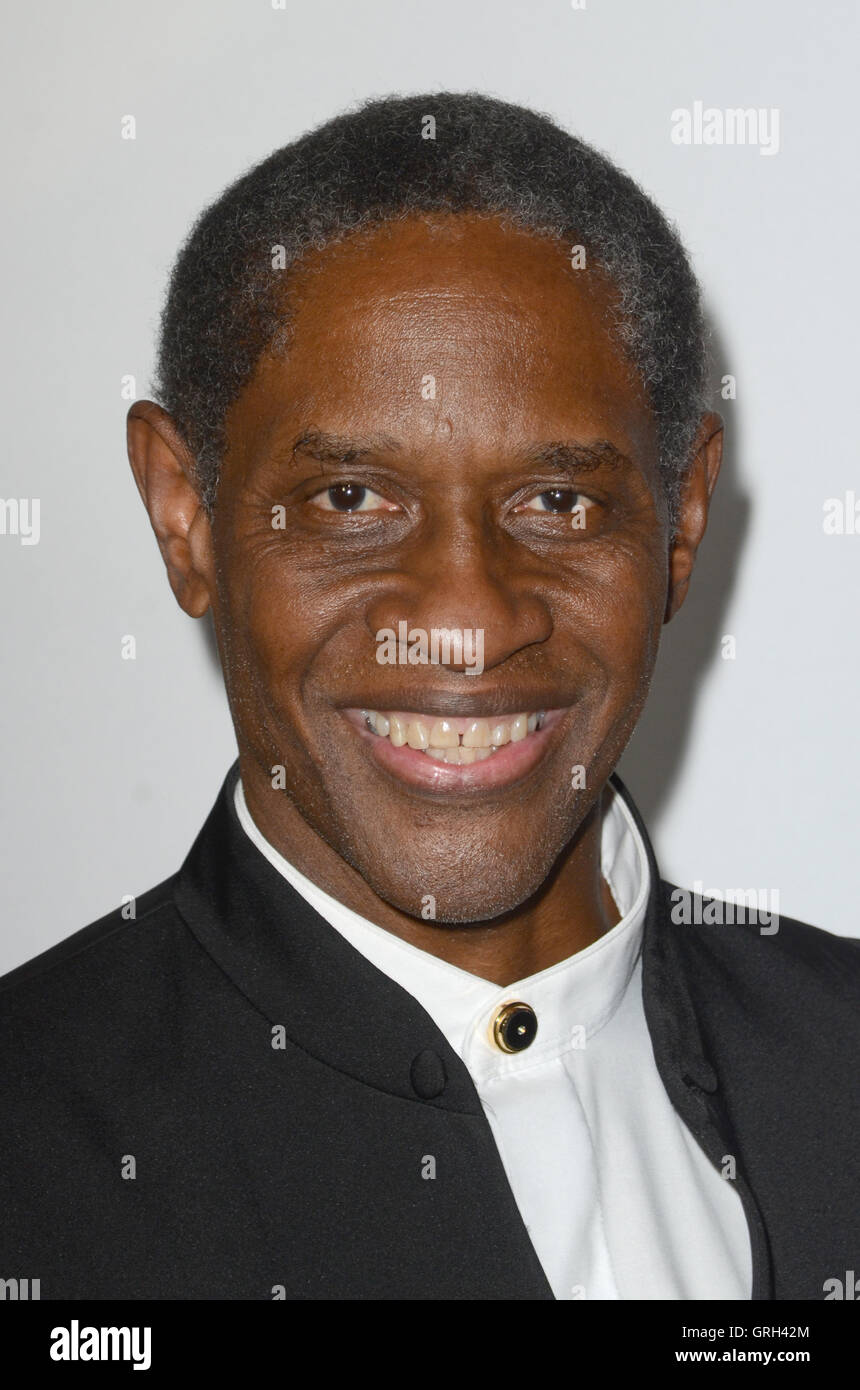 HOLLYWOOD, CA 7 de septiembre Tim Russ en el 'increíble!!!' Premiere y Star Trek 50