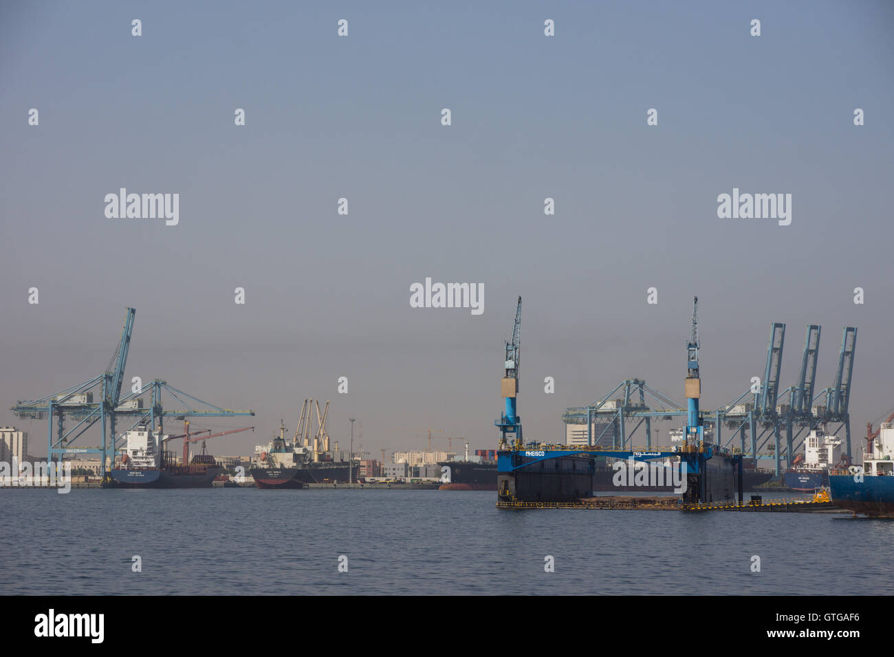 Puerto de kuwait fotografías e imágenes de alta resolución - Alamy