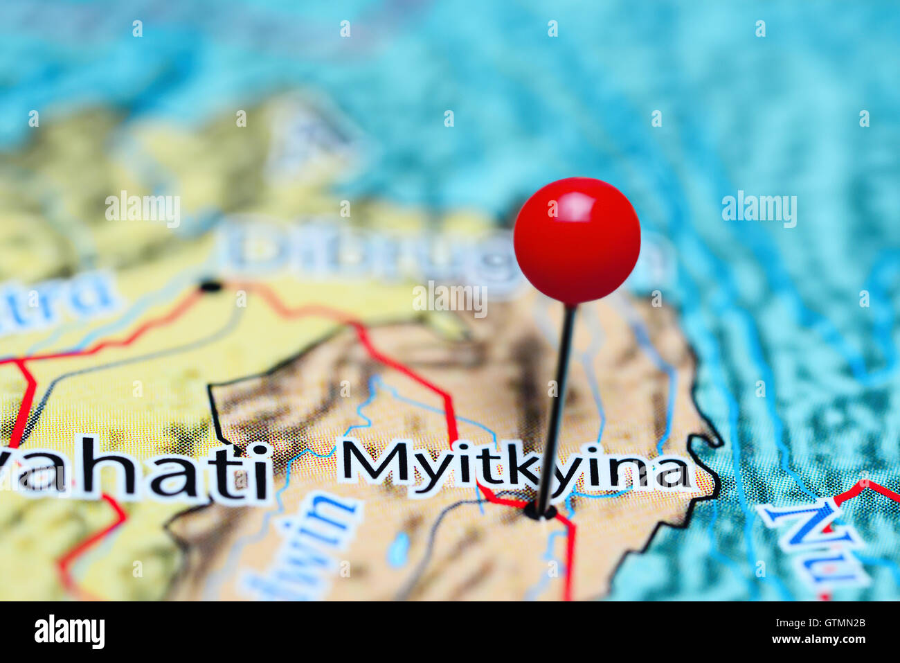 Mytkyina anclado en un mapa de Myanmar Foto de stock