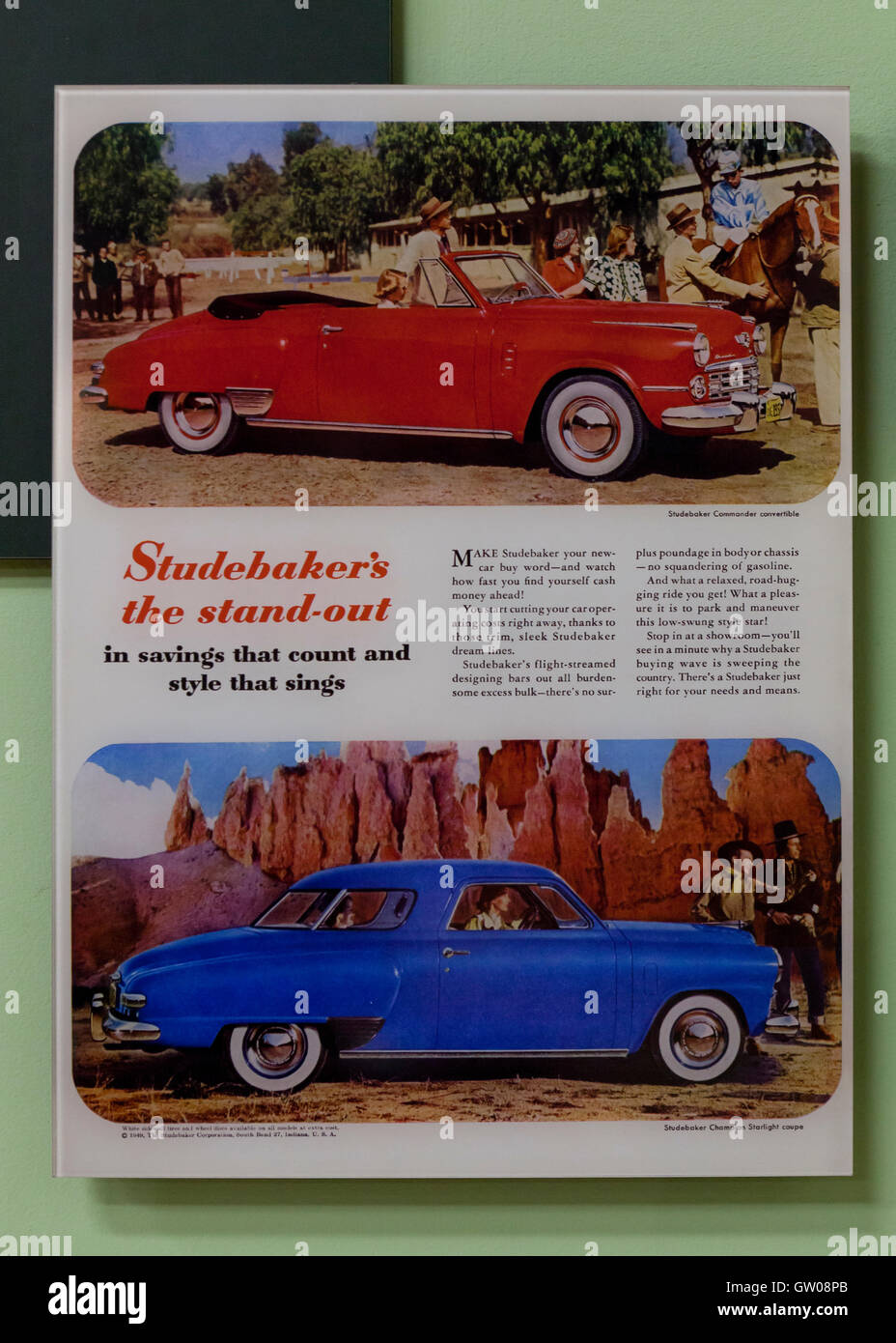 1949 automóviles Studebaker en anuncio - EE.UU. Foto de stock