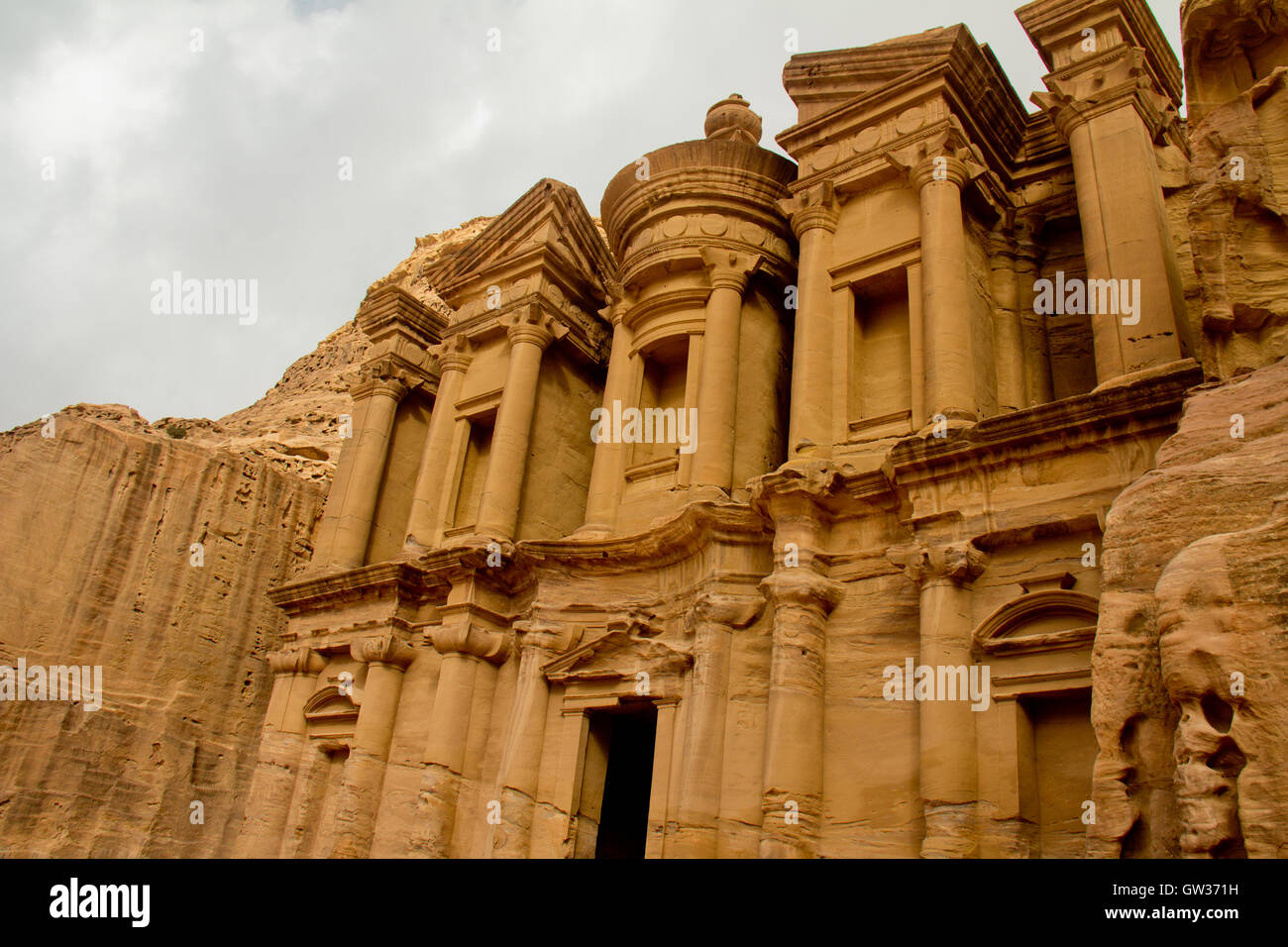 El monasterio de Petra Jordania Foto de stock