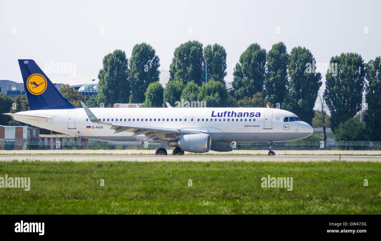 Vista lateral del Airbus A320 Foto de stock