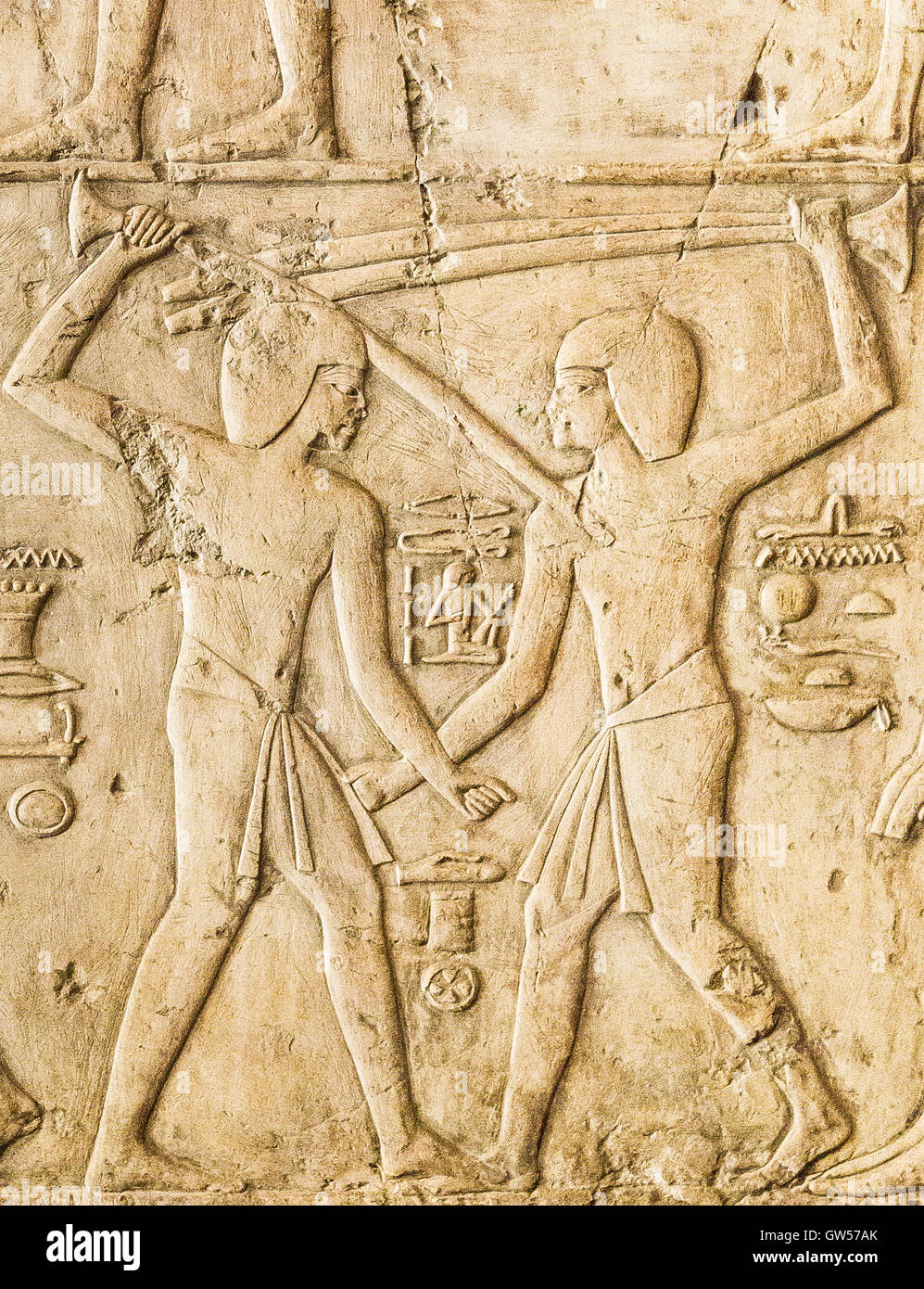 De Tebas en Egipto, Assassif (parte del valle de los nobles), la tumba de Kheruef, Pórtico occidental, la danza de los palos. Foto de stock