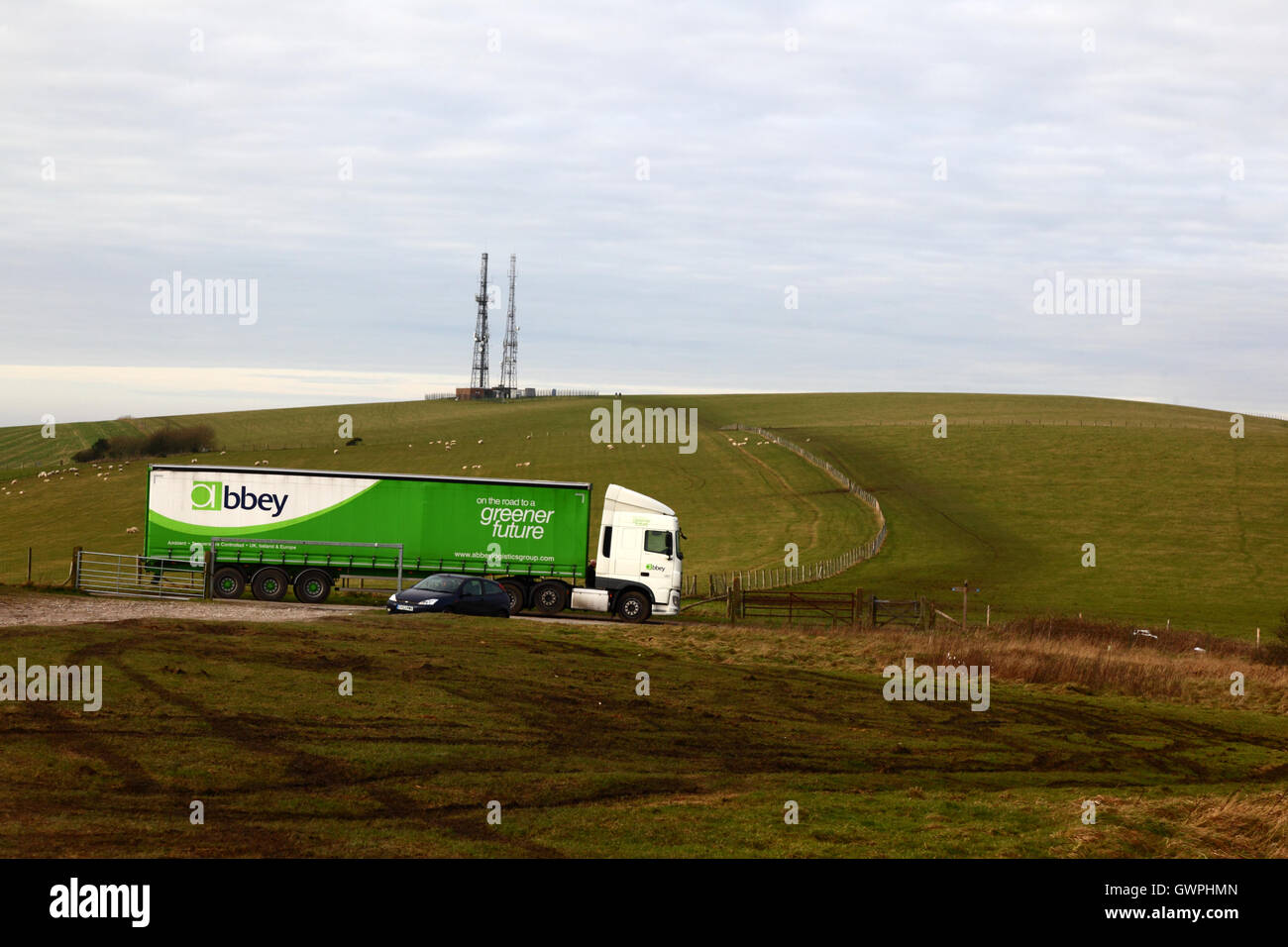 Abbey Logistics Group Limited camión en Firle baliza, el Parque Nacional de South Downs, East Sussex, Inglaterra, Reino Unido. Foto de stock