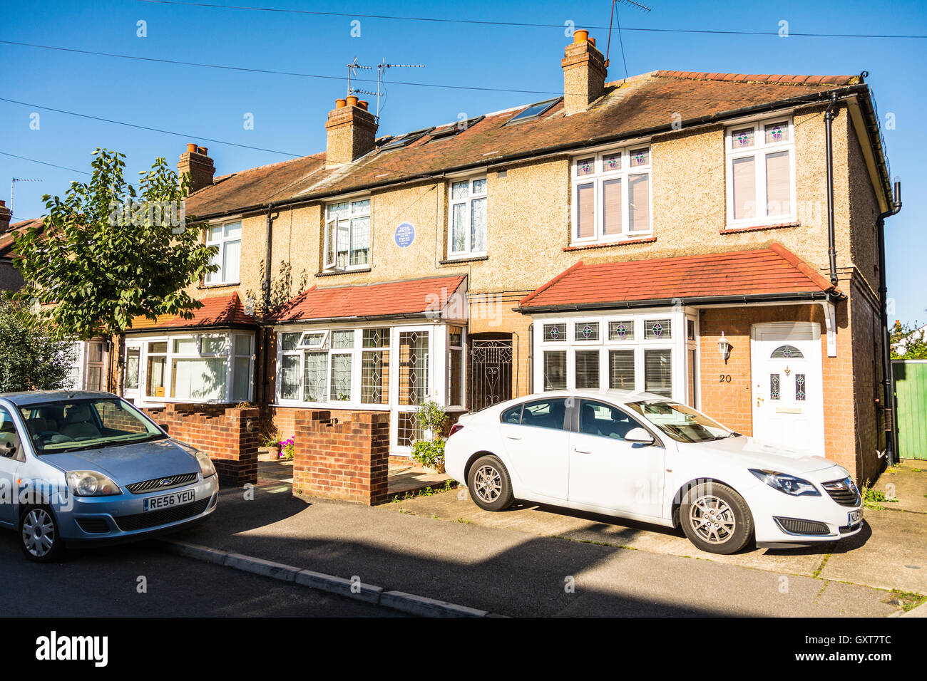 Sitio de placa azul fuera de Freddie Mercury la antigua casa en Gladstone Road, Feltham