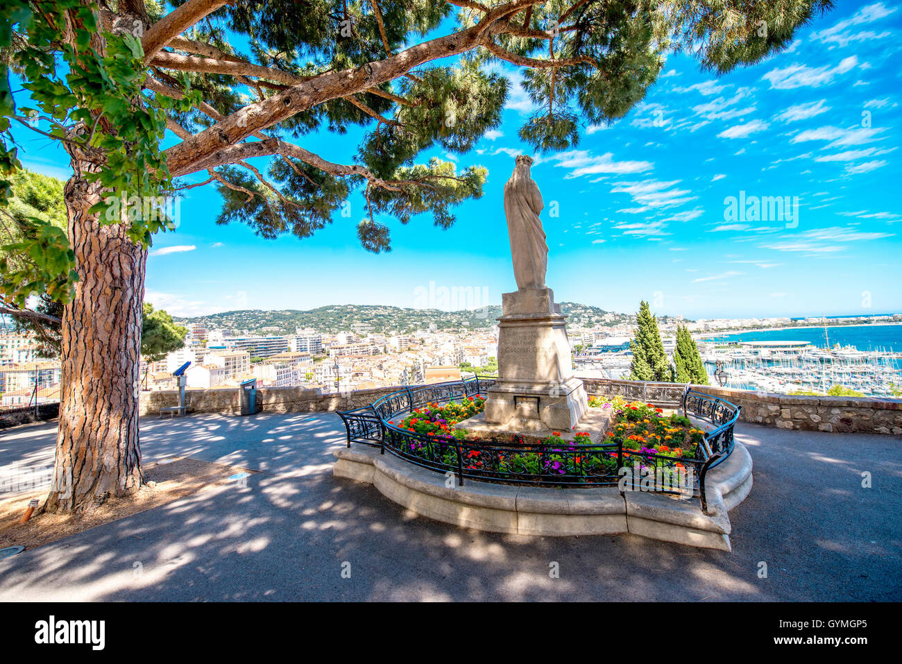 Park, en la ciudad de Cannes Foto de stock