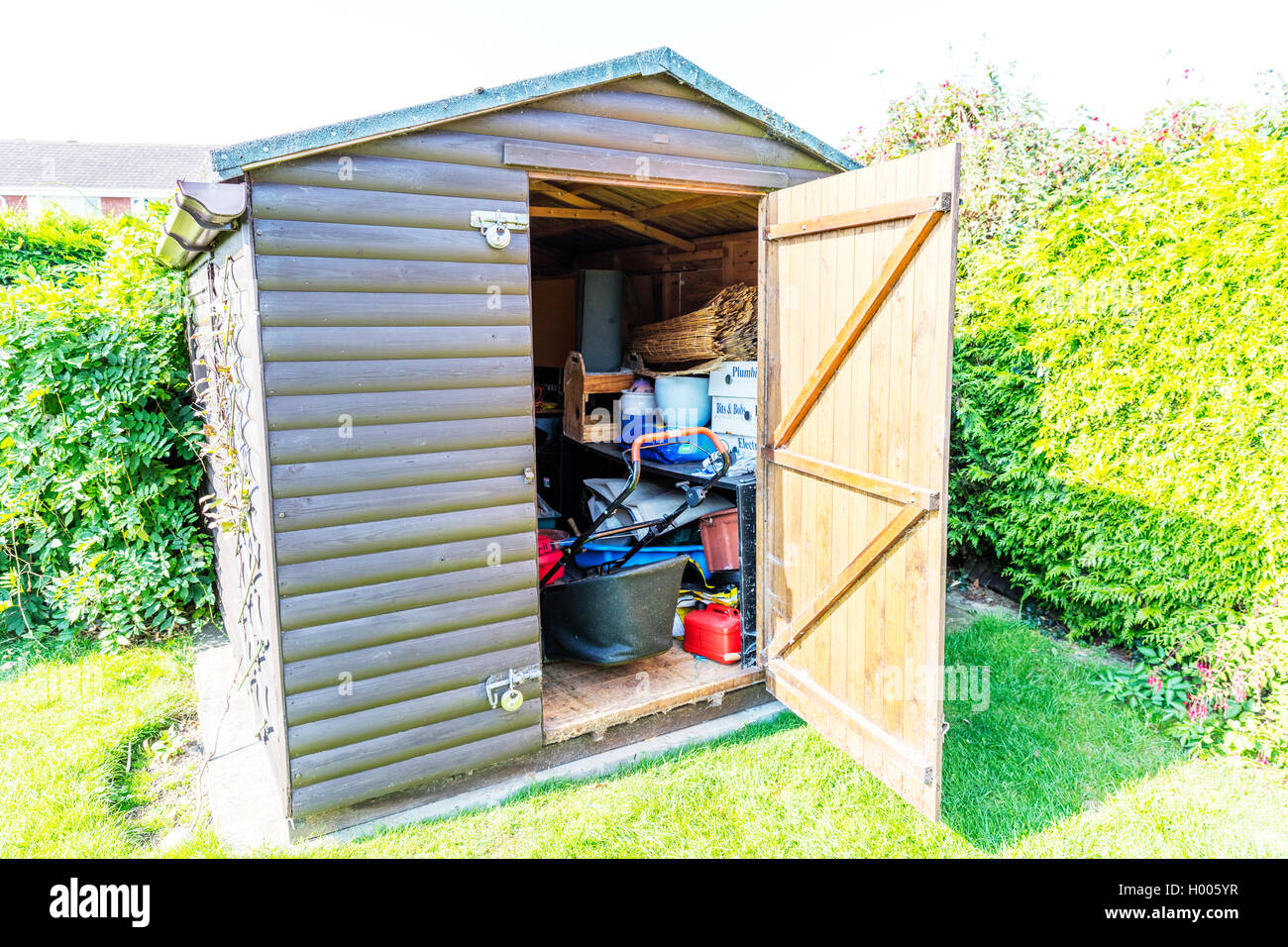 Cobertizo de jardín puertas abiertas de almacenamiento Almacén de
