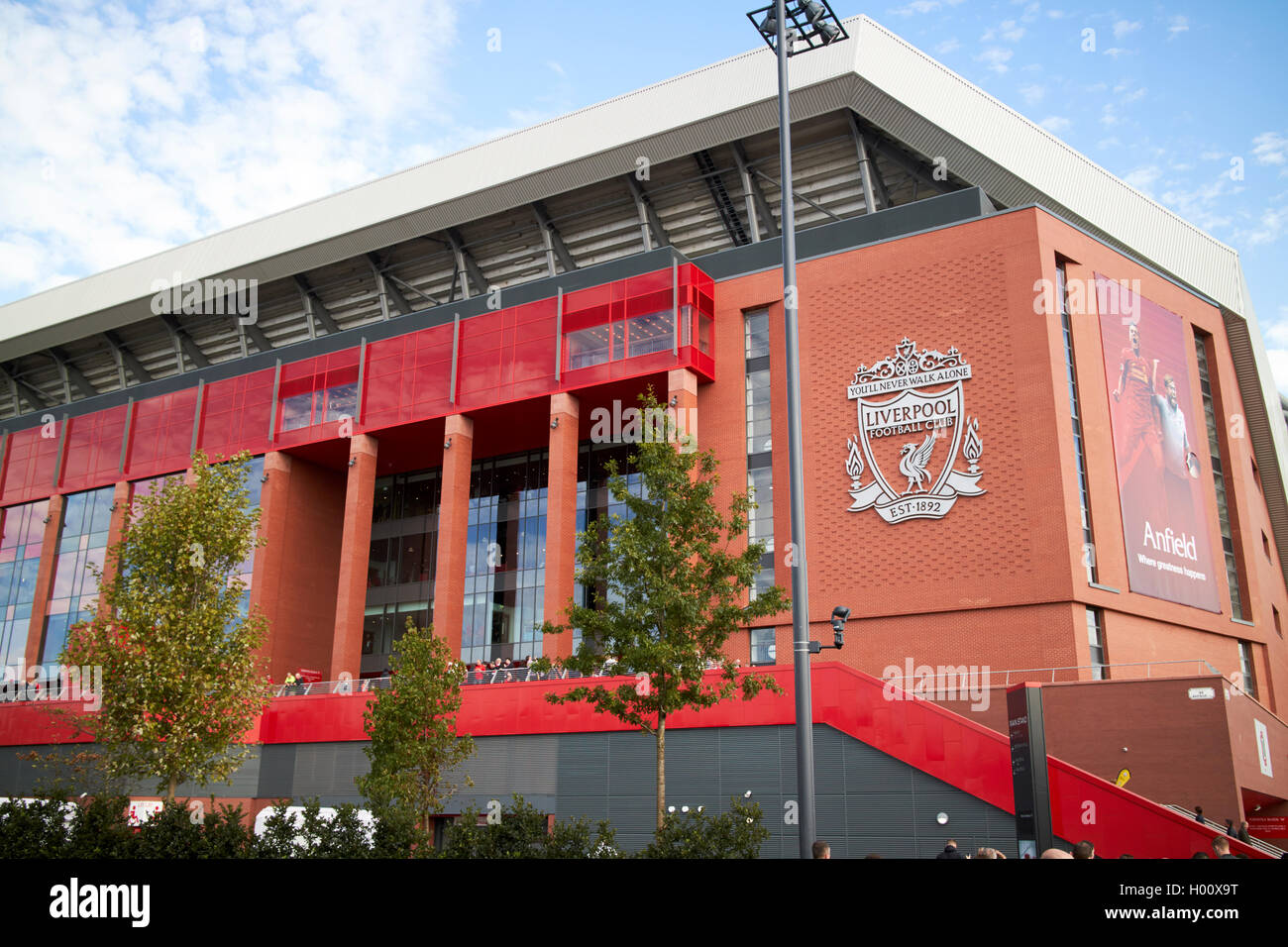 El nuevo stand principal estadio anfield del Liverpool FC Liverpool Merseyside UK Foto de stock