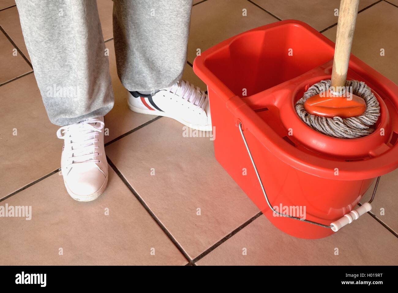 Dix Productos Limpieza - ▻▻▻Tips para limpiar el piso: ▻Empezá por pasar la  aspiradora o barrer el piso. Si hay restos de comida o suciedad en el piso,  pasar el trapo o