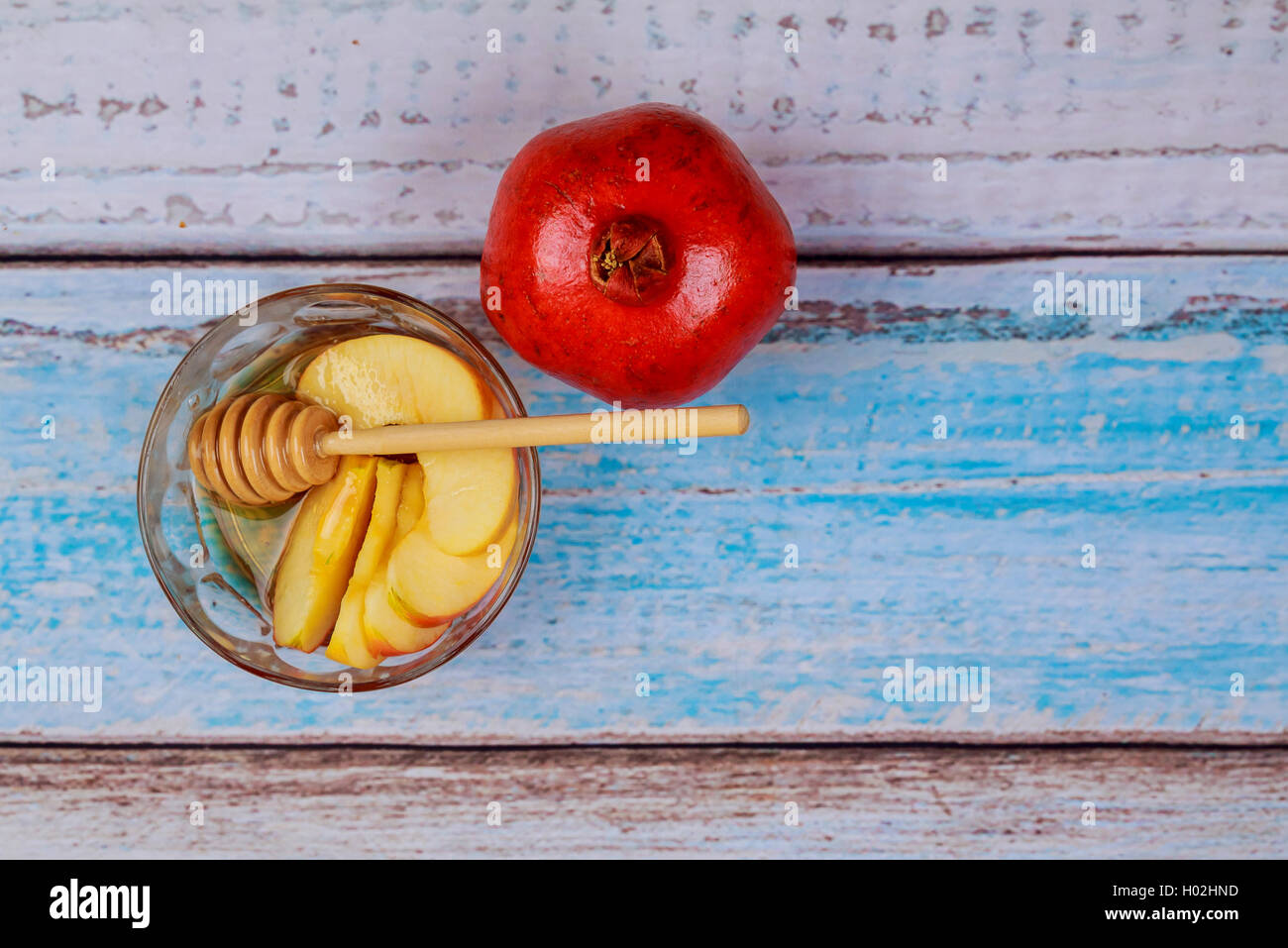 Rosh Hashanah Jewesh Holiday Miel Manzana Y Granada Sobre Mesa De Madera Los S Mbolos