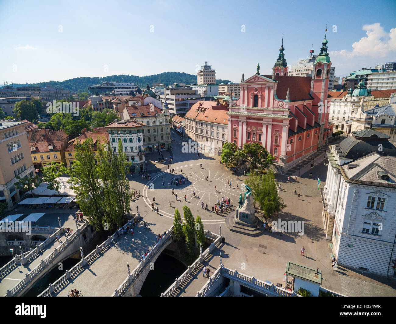 Plaza principal de ljubljana fotografías e imágenes de alta resolución
