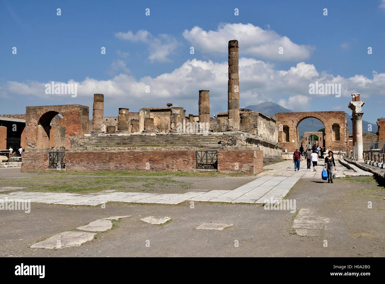 Foro, la antigua ciudad de Pompeya, Campania, Italia Foto de stock