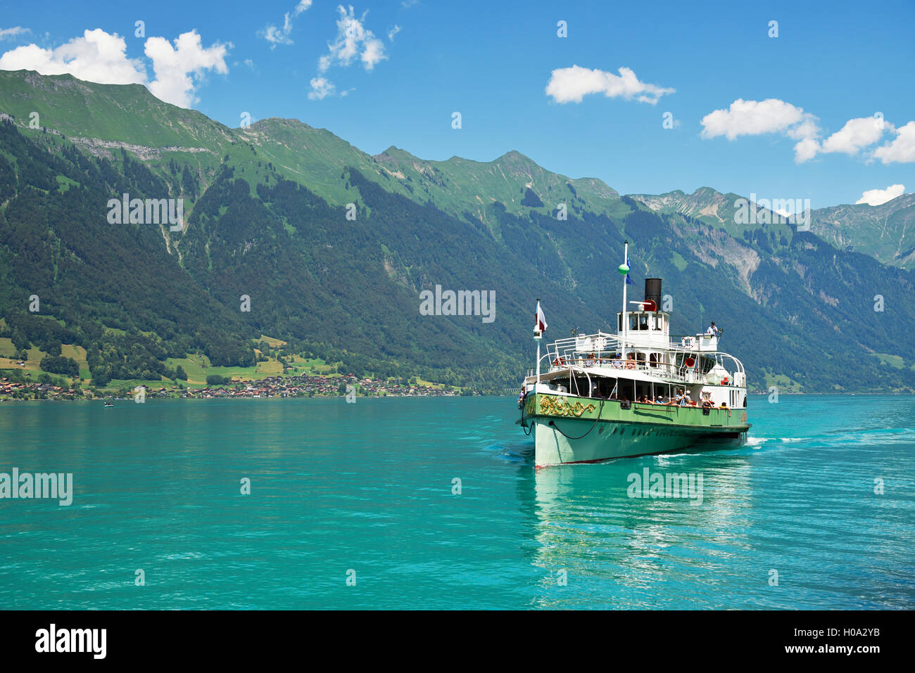 Steamboat Lötschberg en el lago de Brienz, Interlaken Ost, Cantón de Berna, Suiza Foto de stock