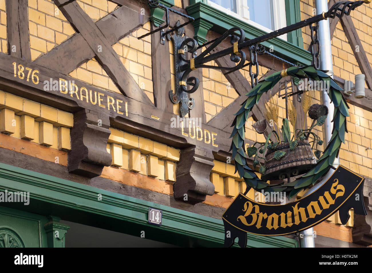 Alemania, en el Estado federado de Sajonia-Anhalt, Quedlinburg, cervecería firmar Foto de stock