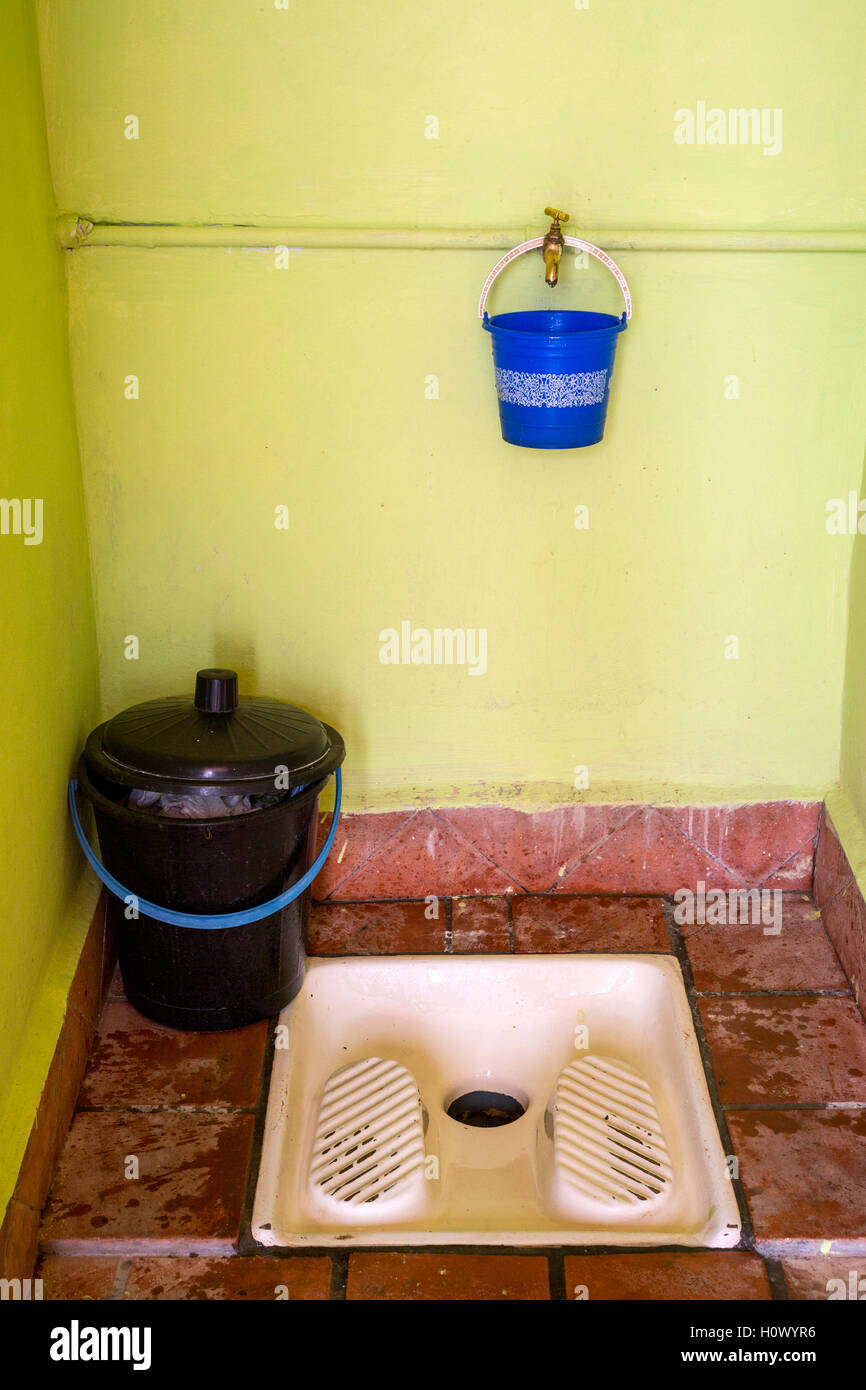 Toilet morocco fotografías e imágenes de alta resolución - Alamy