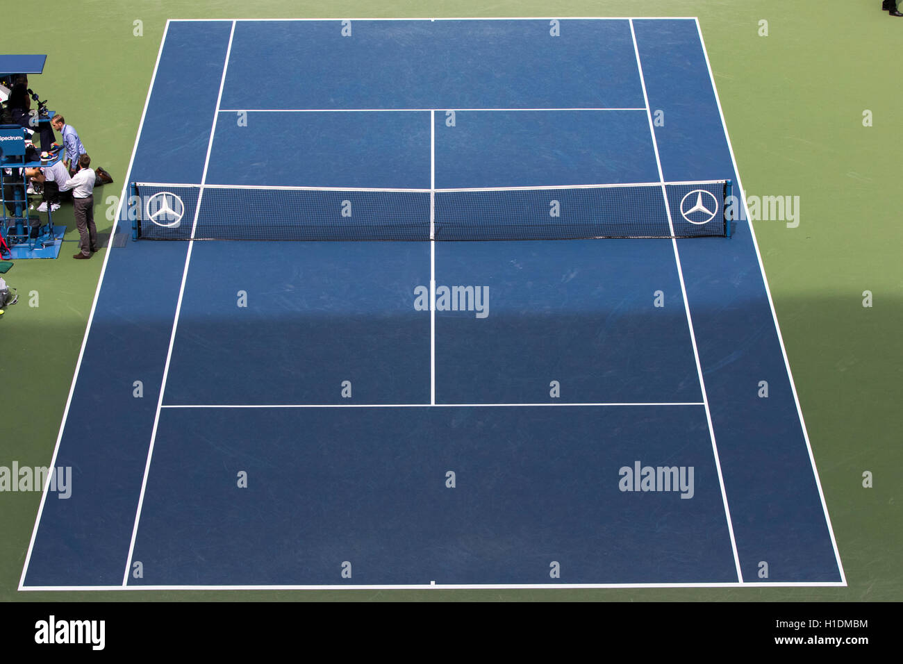 Vacíe cancha de tenis en el US Open 2016 Foto de stock