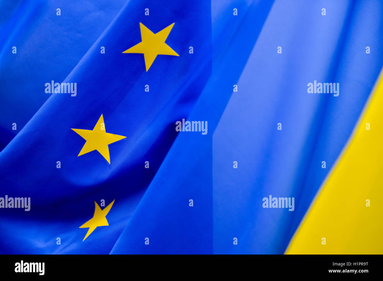 Comunidad Europea bandera con estrellas amarillas Foto de stock