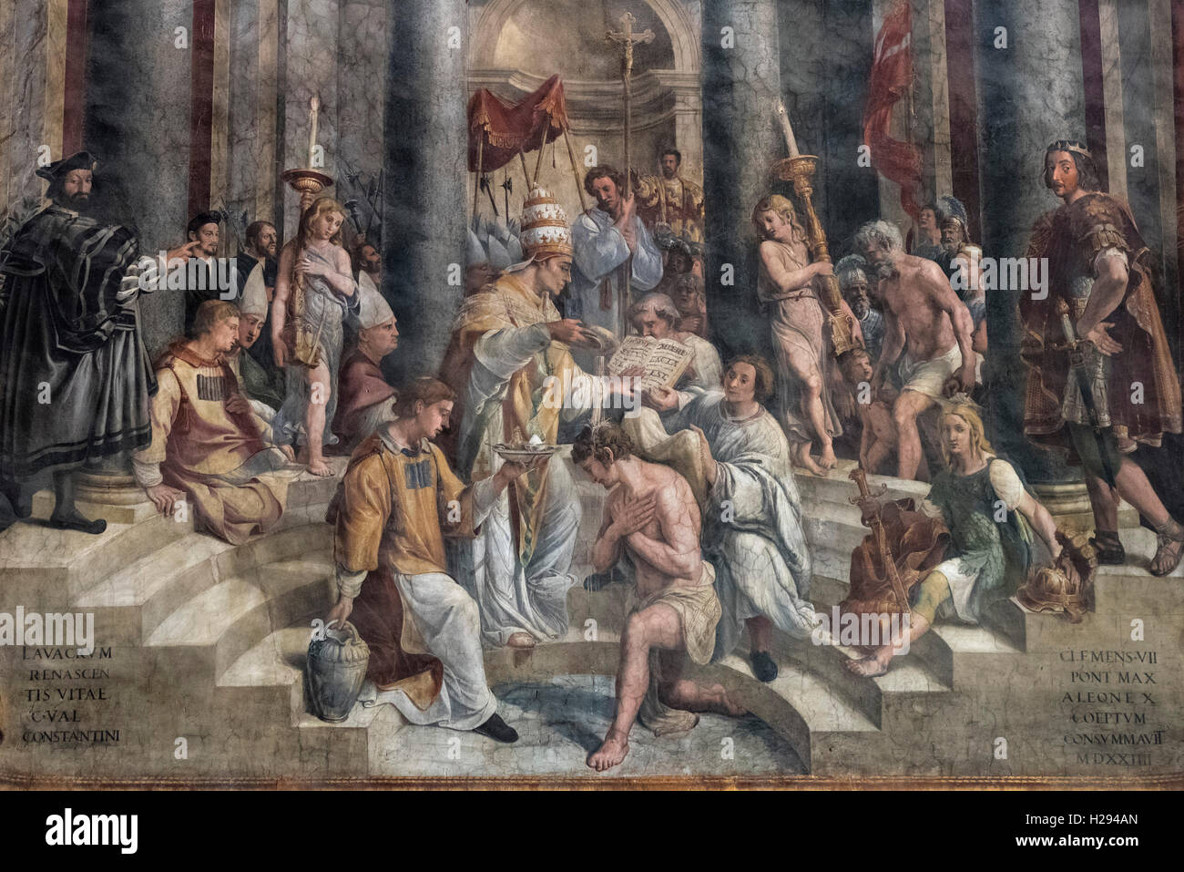 Roma. Italia. Fresco (1517-1524) representando el Bautismo de Constantino (detalle), Sala de Constantino, los Museos del Vaticano. Foto de stock