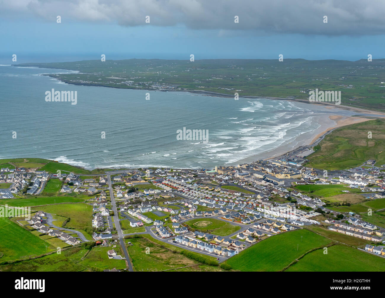 Lahinch, Liscannor Bay, en el condado de Clare, Irlanda Foto de stock