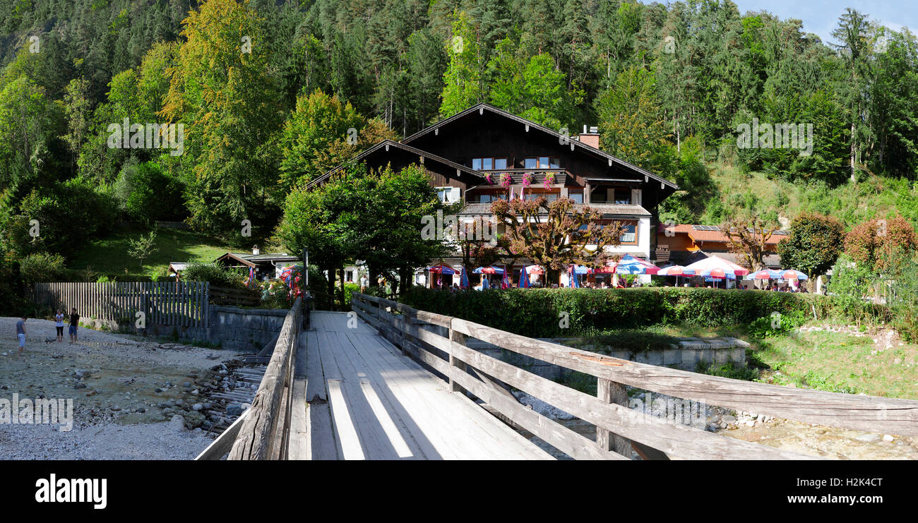 Parque Nacional Berchtesgaden Marktschellenberg Almbach klamm Gorge Canyon Baviera Alemania Europa. Restaurante al comienzo de Foto de stock