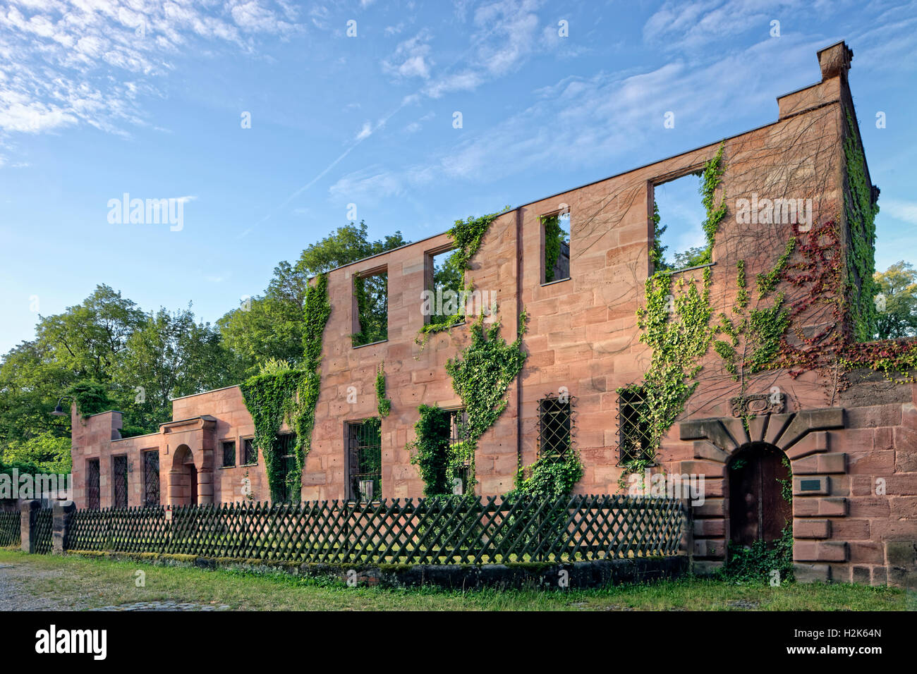 La ruina del martillo mansión familiar, la histórica fábrica Hammer, "Laufamholz", Nuremberg, Middle Franconia, Franconia, Baviera Foto de stock