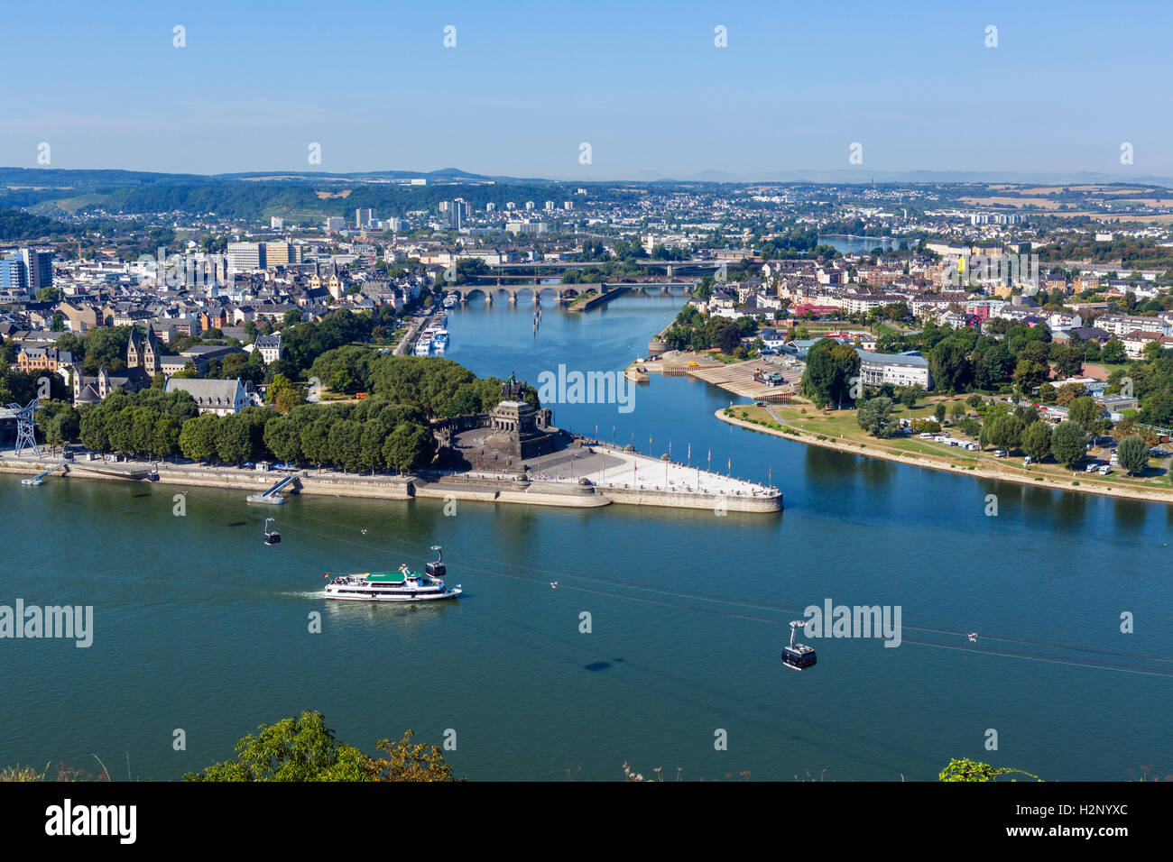 Los ríos Rin y el Mosela desde el Festung Ehrenbreitstein (fortaleza Ehrenbreitstein), Koblenz, Renania-Palatinado, Alemania Foto de stock