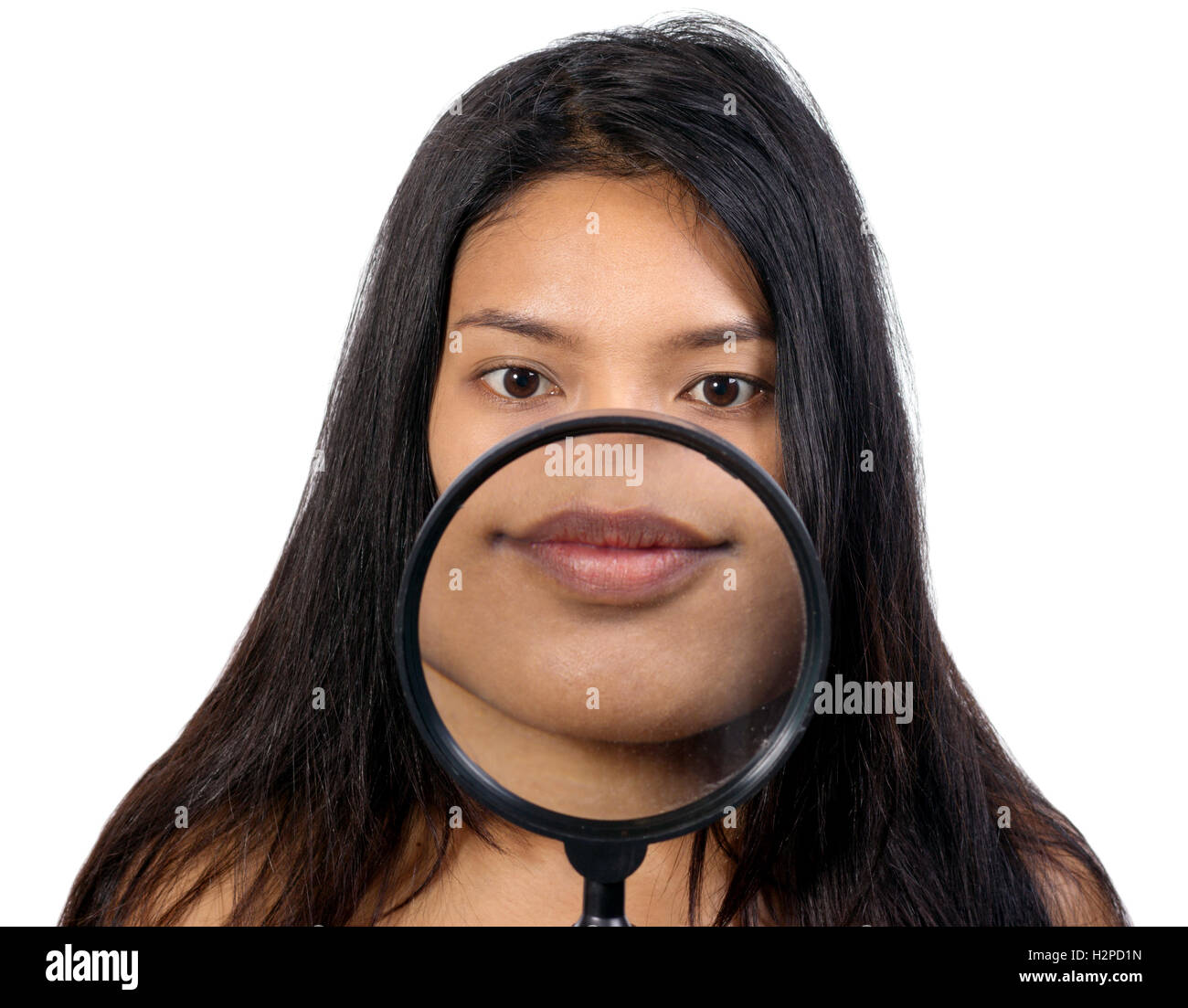 Retrato de una mujer con lupa Foto de stock