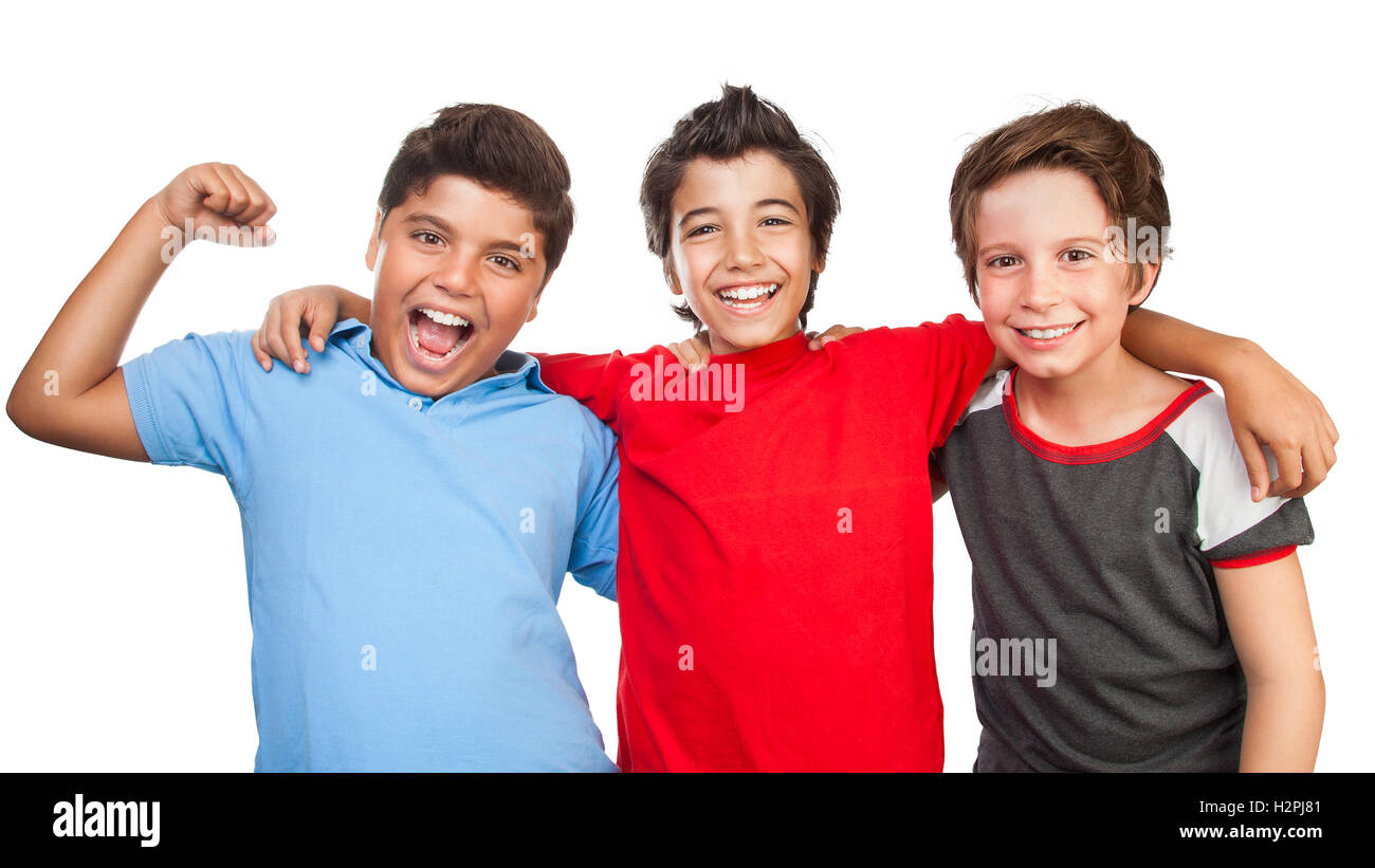Un retrato de tres muchachos feliz aislado sobre fondo blanco, mejores amigos posando en el studio, feliz vida adolescente Foto de stock