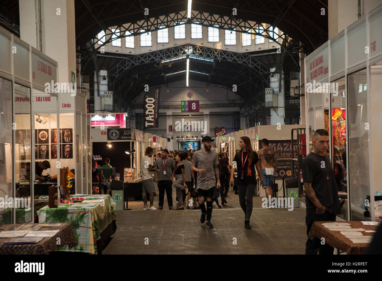 Barcelona tattoo convention fotografías e imágenes de alta resolución - Alamy