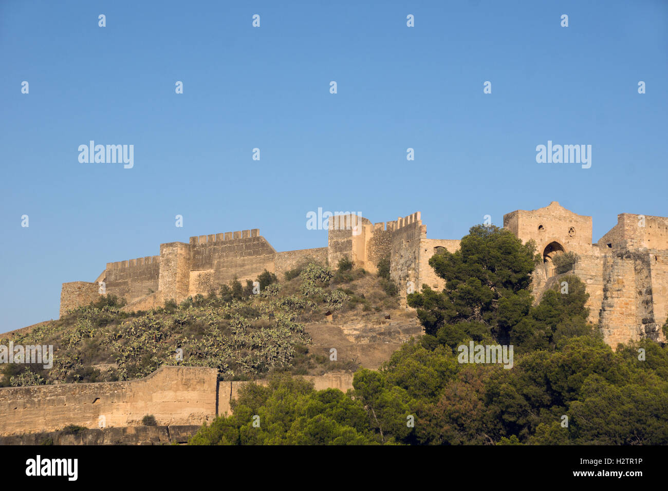 Los restos del antiguo castillo de la ciudad de Sagunto, en el este de España Foto de stock
