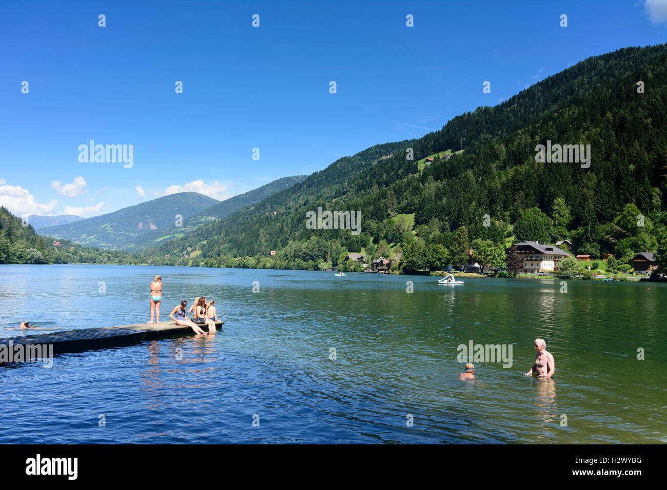 Feld am See: Afritz Afritzer Ver (lago), los bañistas, , Kärnten, Carintia, Austria Foto de stock