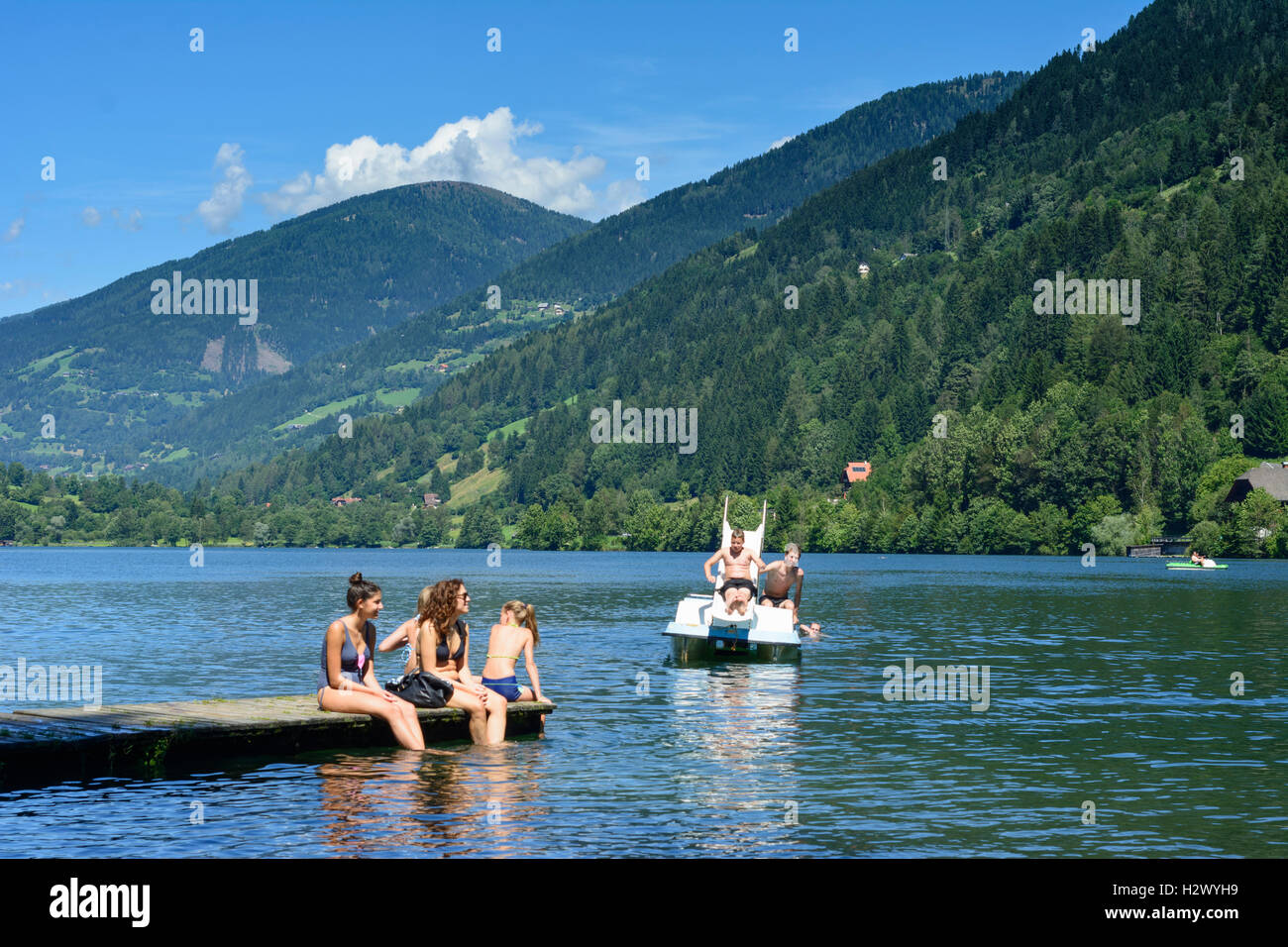 Feld am See: Afritz Afritzer Ver (lago), los bañistas, , Kärnten, Carintia, Austria Foto de stock