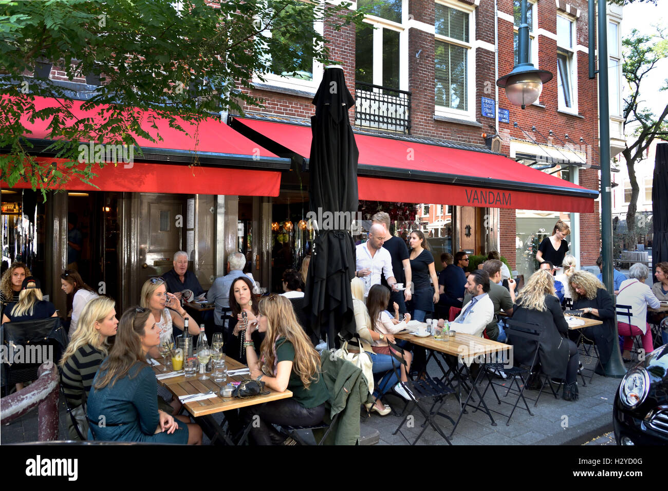 Restaurante Brasserie francesa Van Dam Cornelis Schuytstraat Oud Zuid holandés Amsterdam Países Bajos Foto de stock