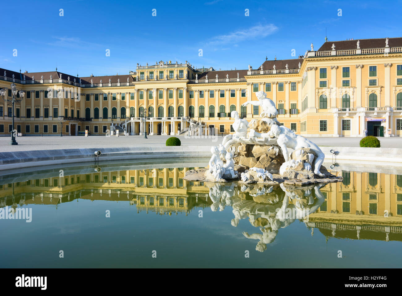 Wien, Viena: palacio castillo Schloss Schönbrunn, 13, Wien, Austria Foto de stock