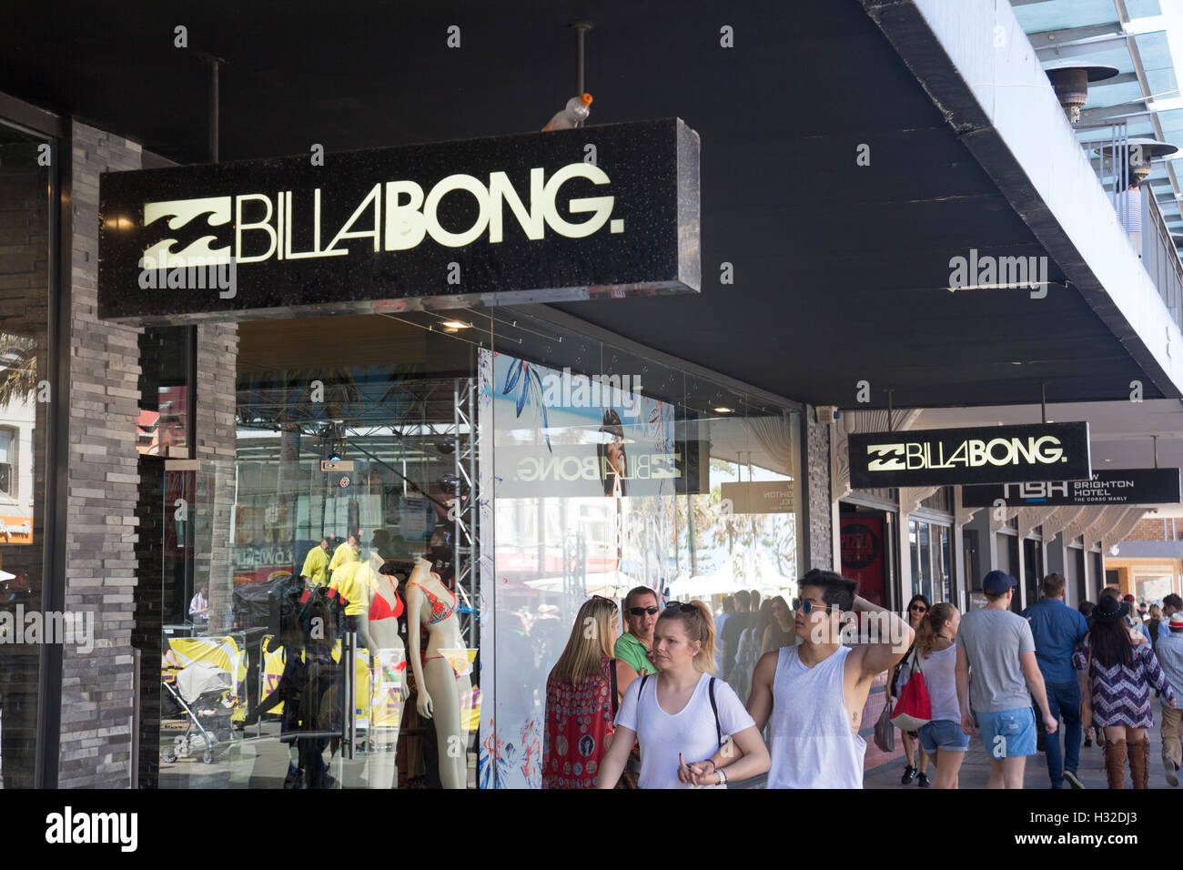 Tienda tienda Billabong en Manly Beach, Sidney, Australia venta de surf y  deportes marcha Fotografía de stock - Alamy