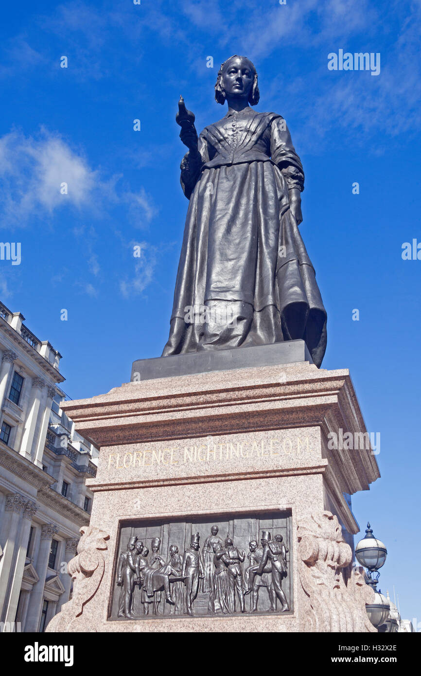 Londres Waterloo Place, el Florence Nightingale memorial estatua Foto de stock