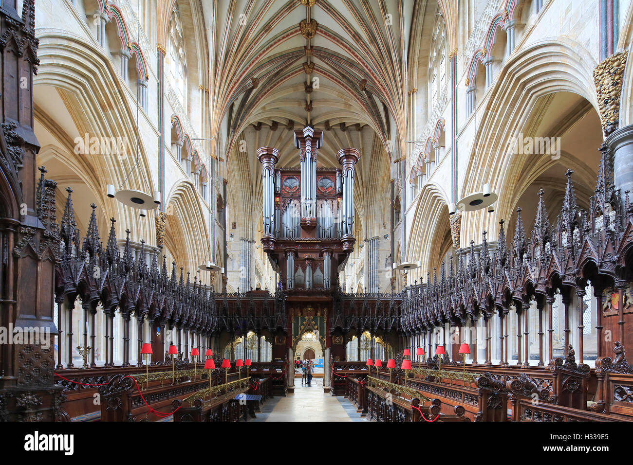 Coro y órgano, Iglesia Catedral de San Pedro en Exeter, Exeter, Devon, Inglaterra, Reino Unido Foto de stock
