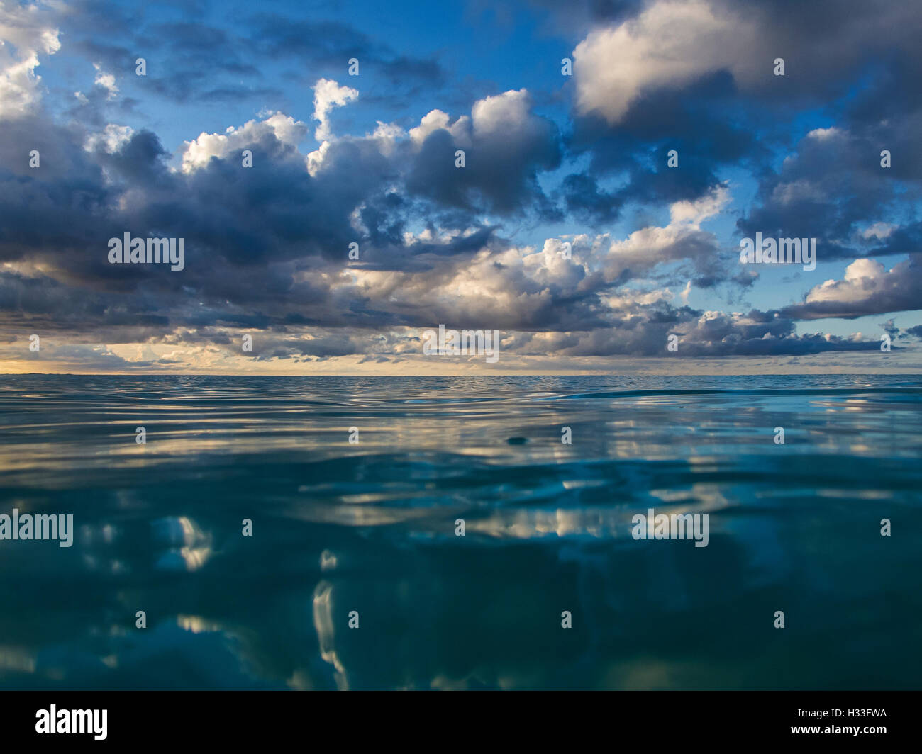 Mar nublado Foto de stock