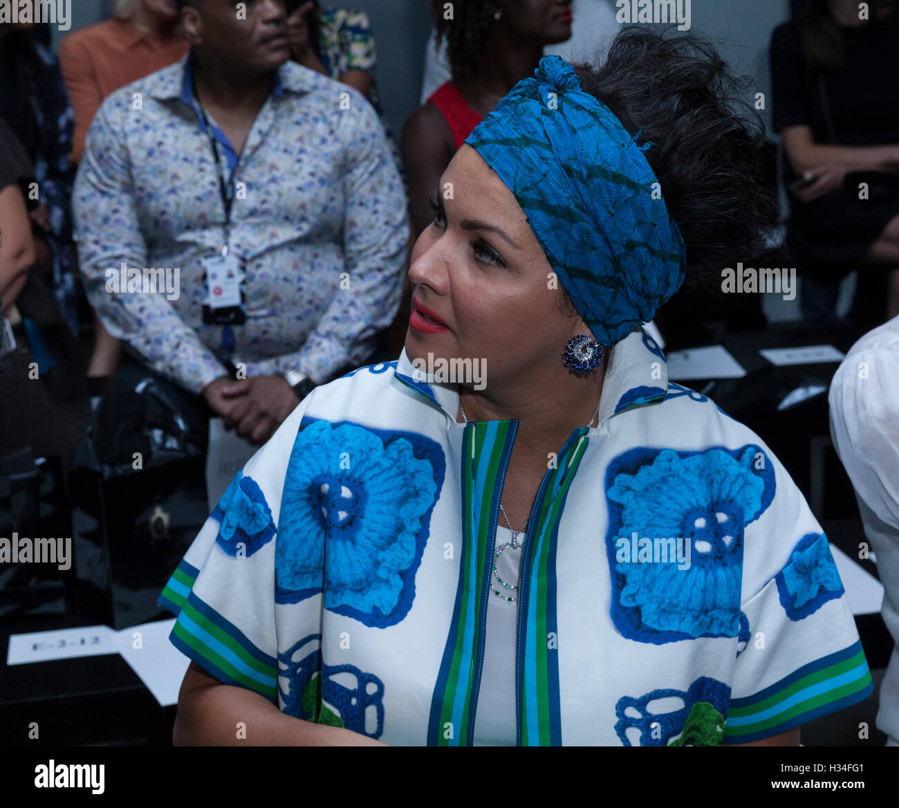 New York, NY USA - Septiembre 10, 2016: Anna Netrebko asiste a la pista de aterrizaje para la colección por Zang Toi durante la semana de la Moda de Nueva York Primavera/Verano 2017 en Pier 59 Foto de stock