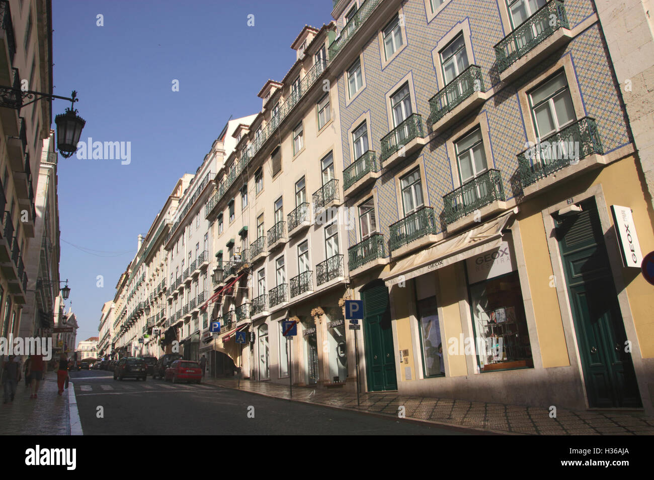 Rua garrett chiado shopping fotografías e imágenes de alta resolución -  Alamy