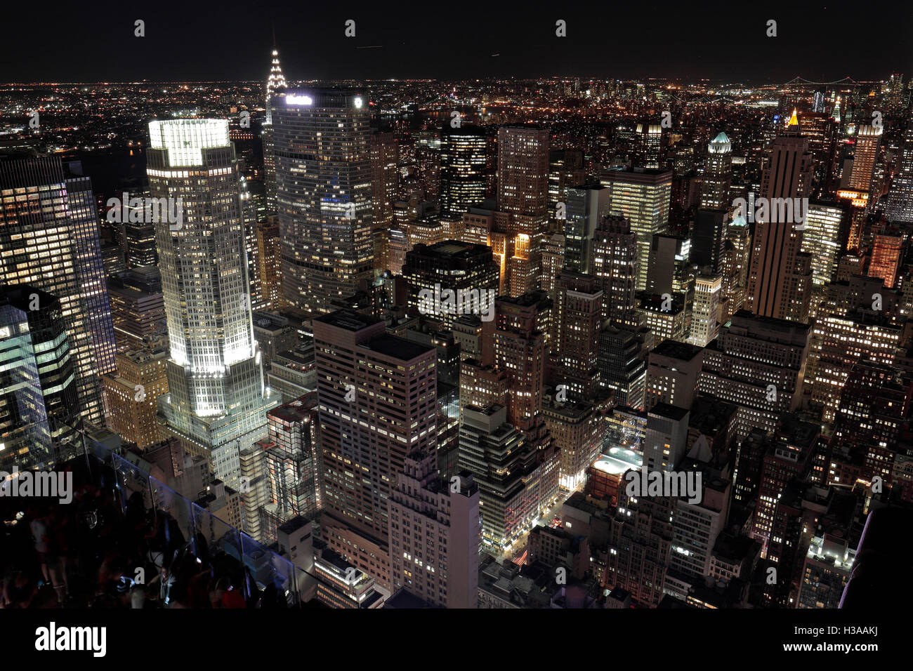 Vista aérea de la zona Midtown de Manhattan desde la 'Cima del mundo' observation deck, Manhattan, Nueva York. Foto de stock