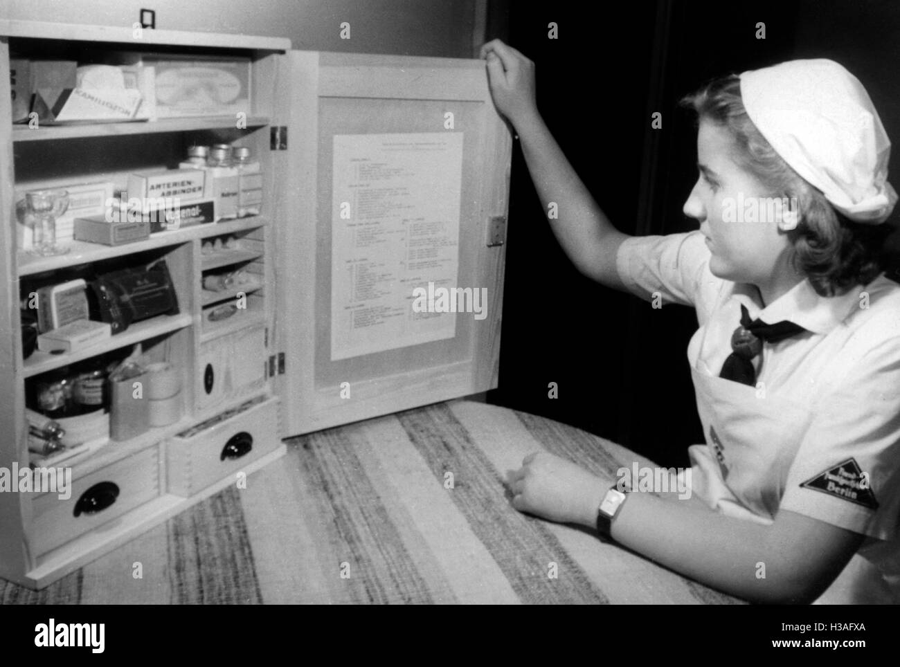 Gabinete de medicina, Berlín 1940 Foto de stock