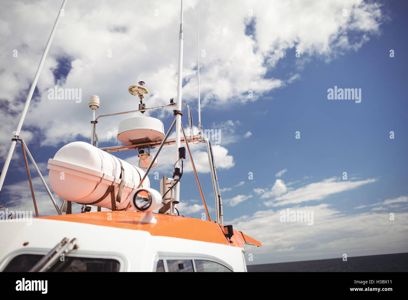 Antena en el barco de pesca Foto de stock
