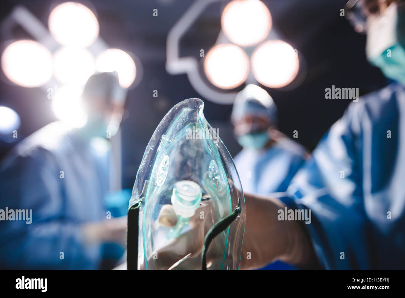 Mascara de oxigeno fotografías e imágenes de alta resolución - Alamy